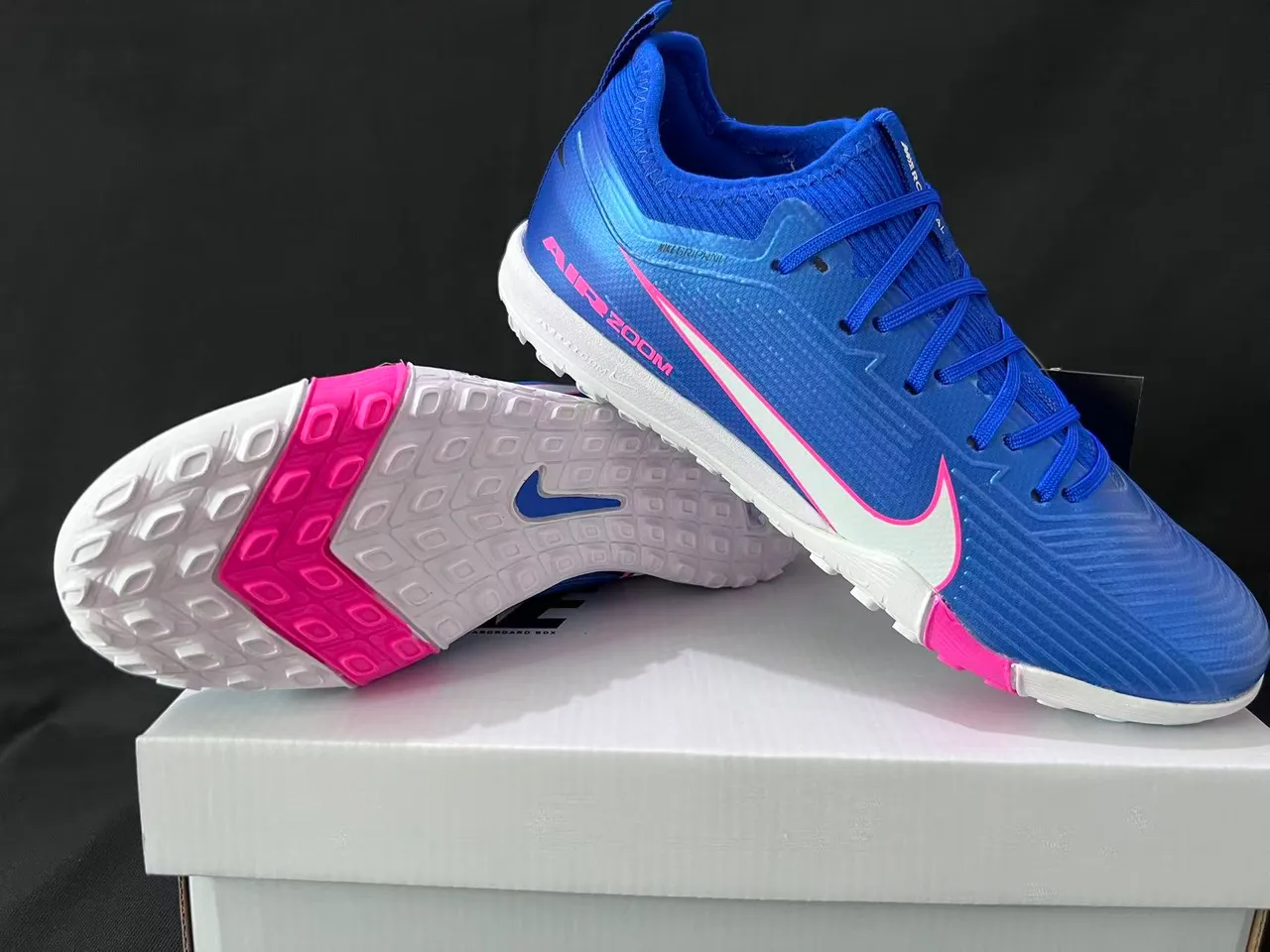 Nike Blue Pink Knit Upper Engineered Ribbing Turf Soccer Shoes 17