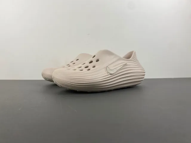 Nike beige plata ribeteado suela esculpida perforado superior Clog 7