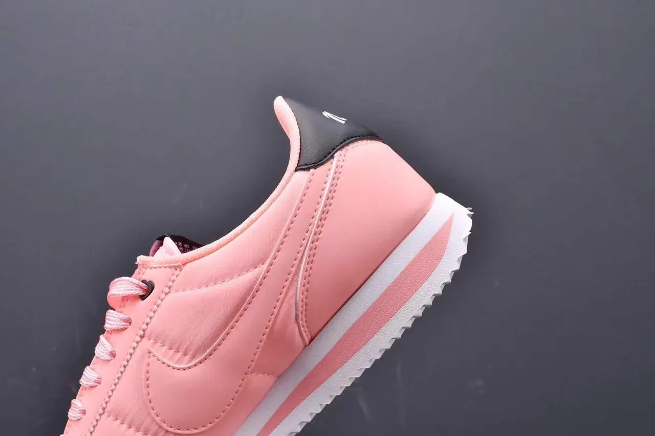 Nike Cortez Chaussures Lifestyle Rose et Noir 6