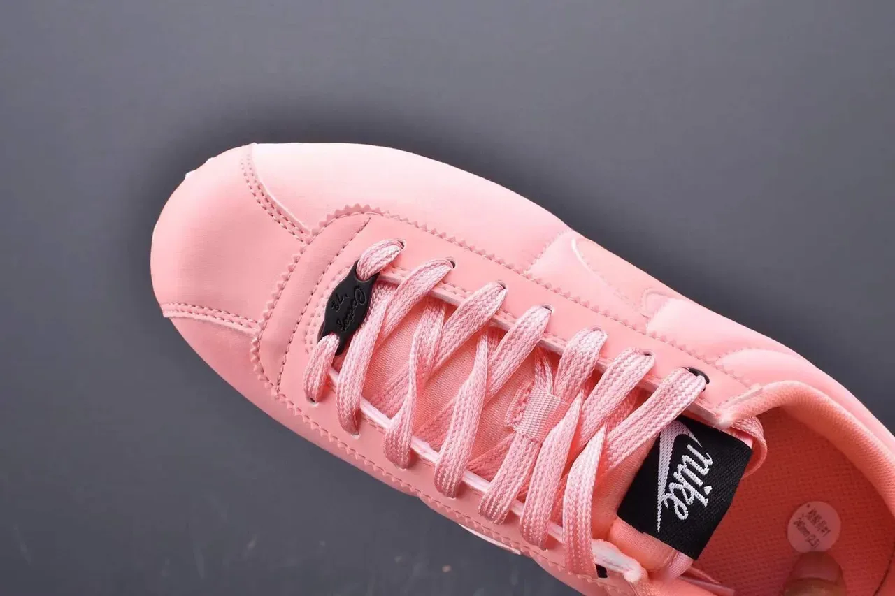Nike Cortez Chaussures Lifestyle Rose et Noir 7