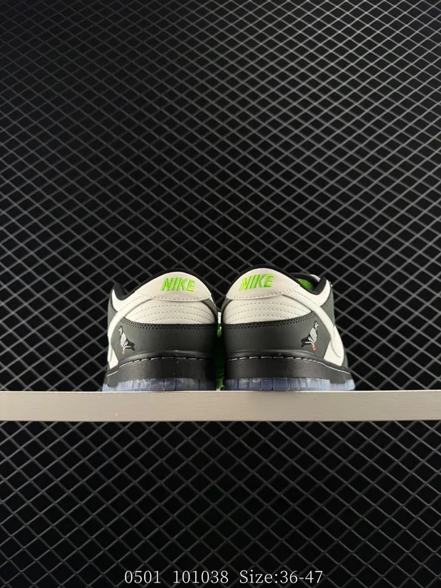 Nike Dunk Low Noir Blanc Broderie Détail Pigeon Chaussures de Skateboard 3