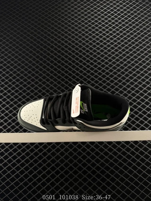 Nike Dunk Low Noir Blanc Broderie Détail Pigeon Chaussures de Skateboard 4