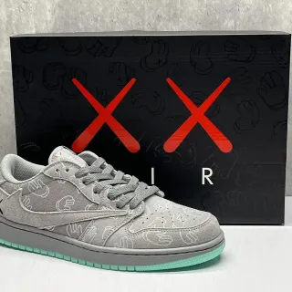 Nike Dunk Low Cinza Verde Camurça Superior KAWS Motivo Mão Impressão Tênis Lifestyle