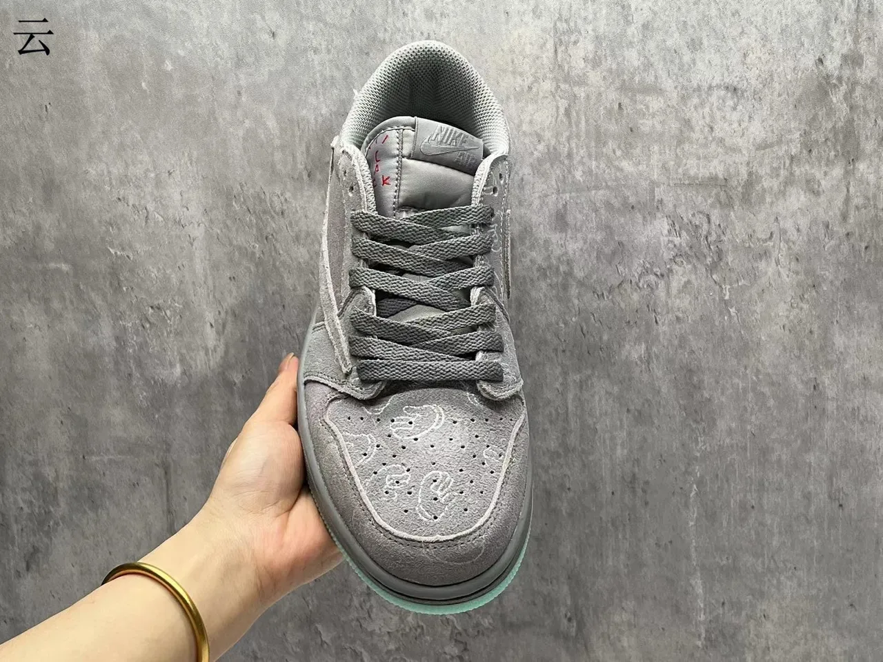 Nike Dunk Low Gray Green Suede Upper KAWS Hand Motif Print Lifestyle Sneakers 3