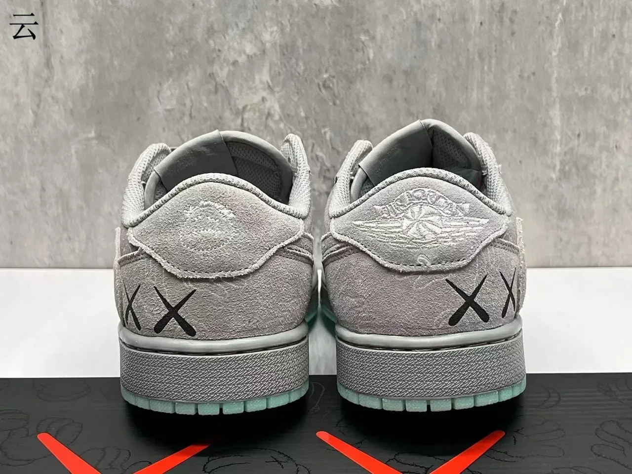 Nike Dunk Low Gray Green Suede Upper KAWS Hand Motif Print Lifestyle Sneakers 9