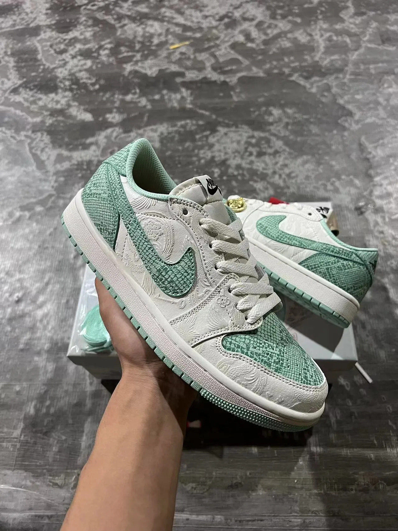 Nike Dunk Low Mint Green Snake Texture Lifestyle Sneakers 2