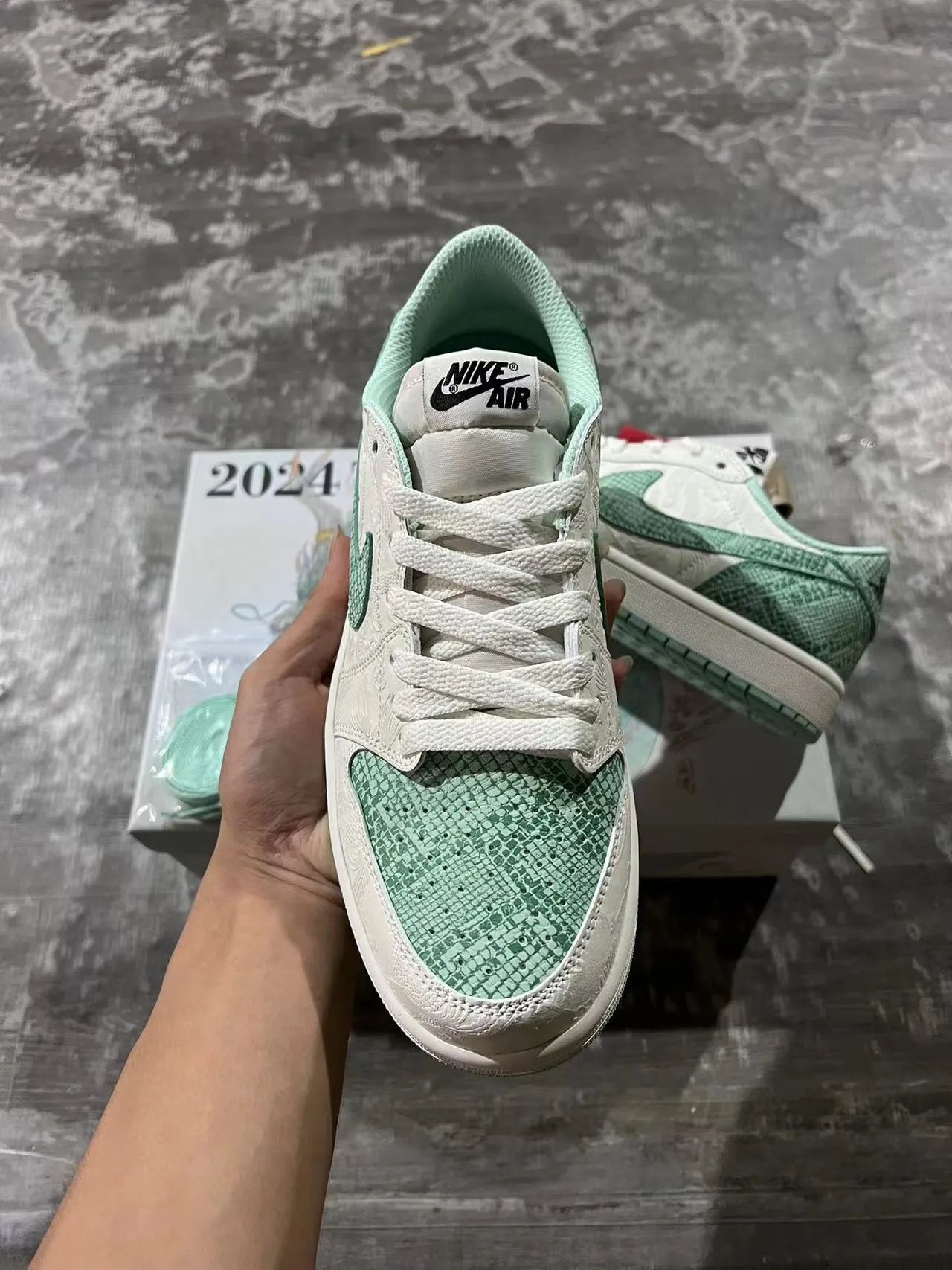 Nike Dunk Low Mint Green Snake Texture Lifestyle Sneakers 3