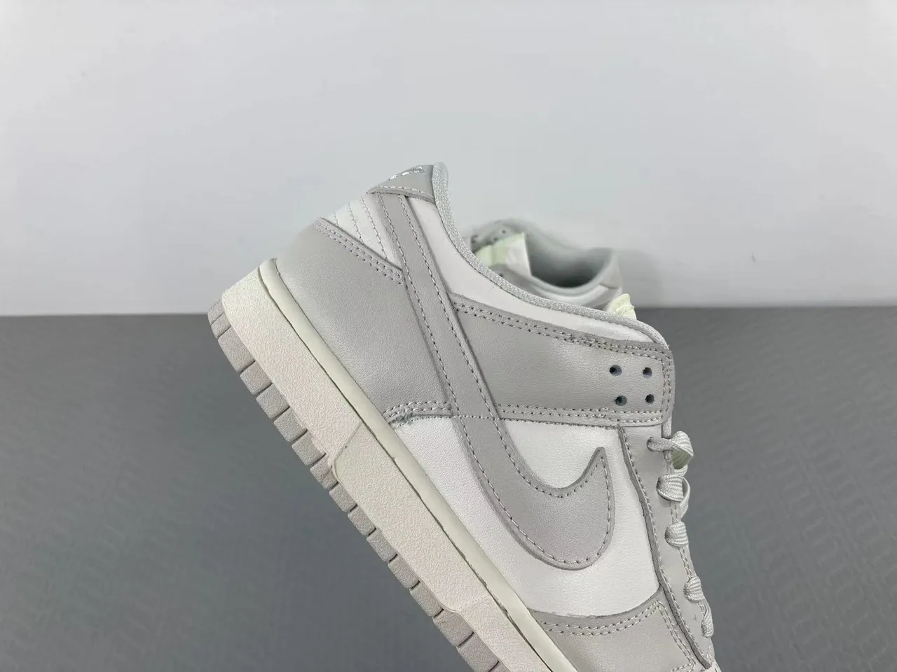 Nike Dunk Low Off-White Lifestyle Sneakers 14