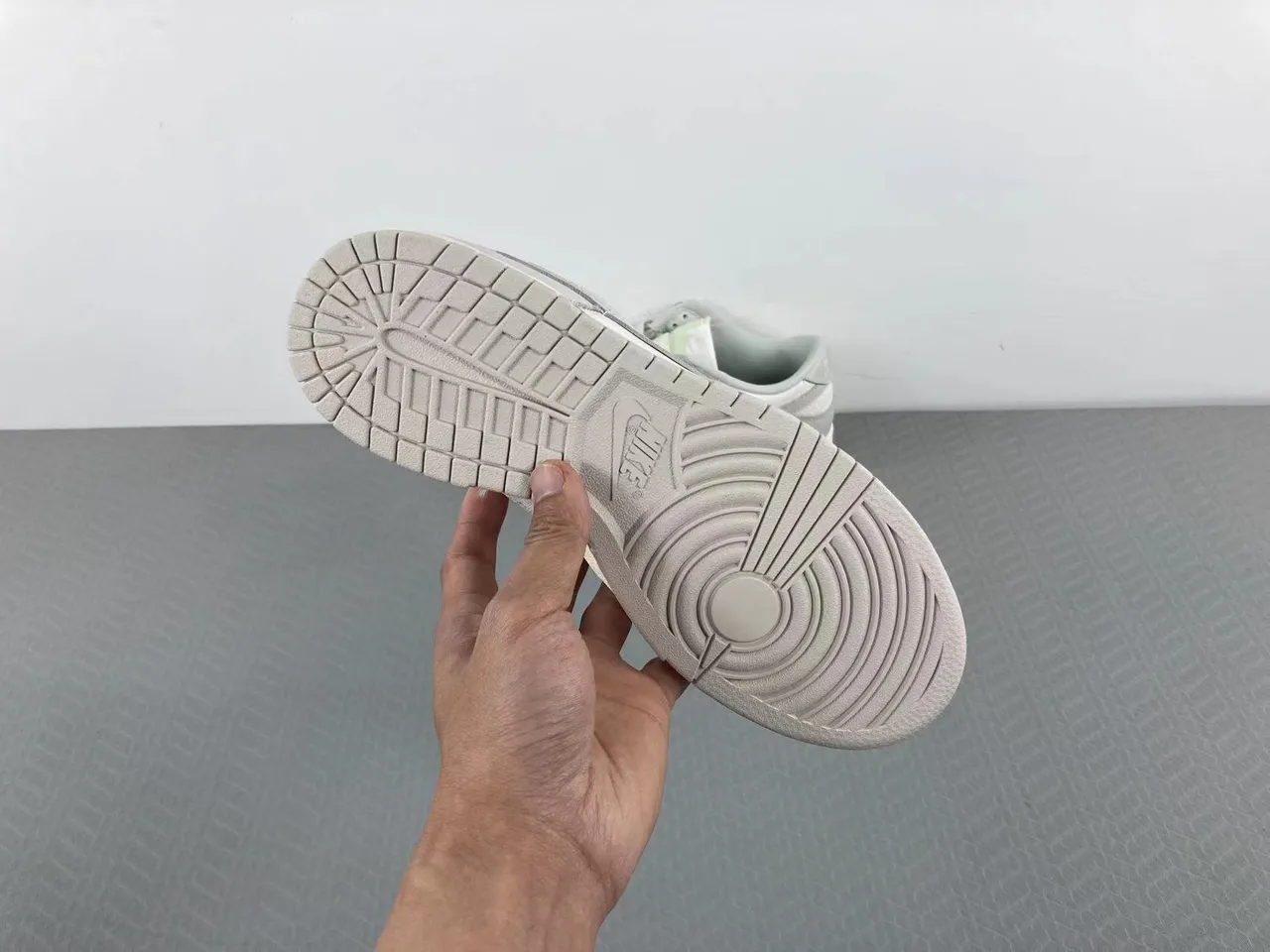 Nike Dunk Low Off-White Lifestyle Sneakers 15