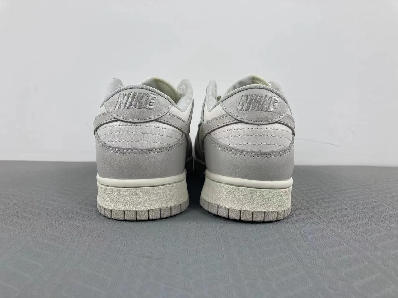 Nike Dunk Low Off-White Lifestyle Sneakers 16