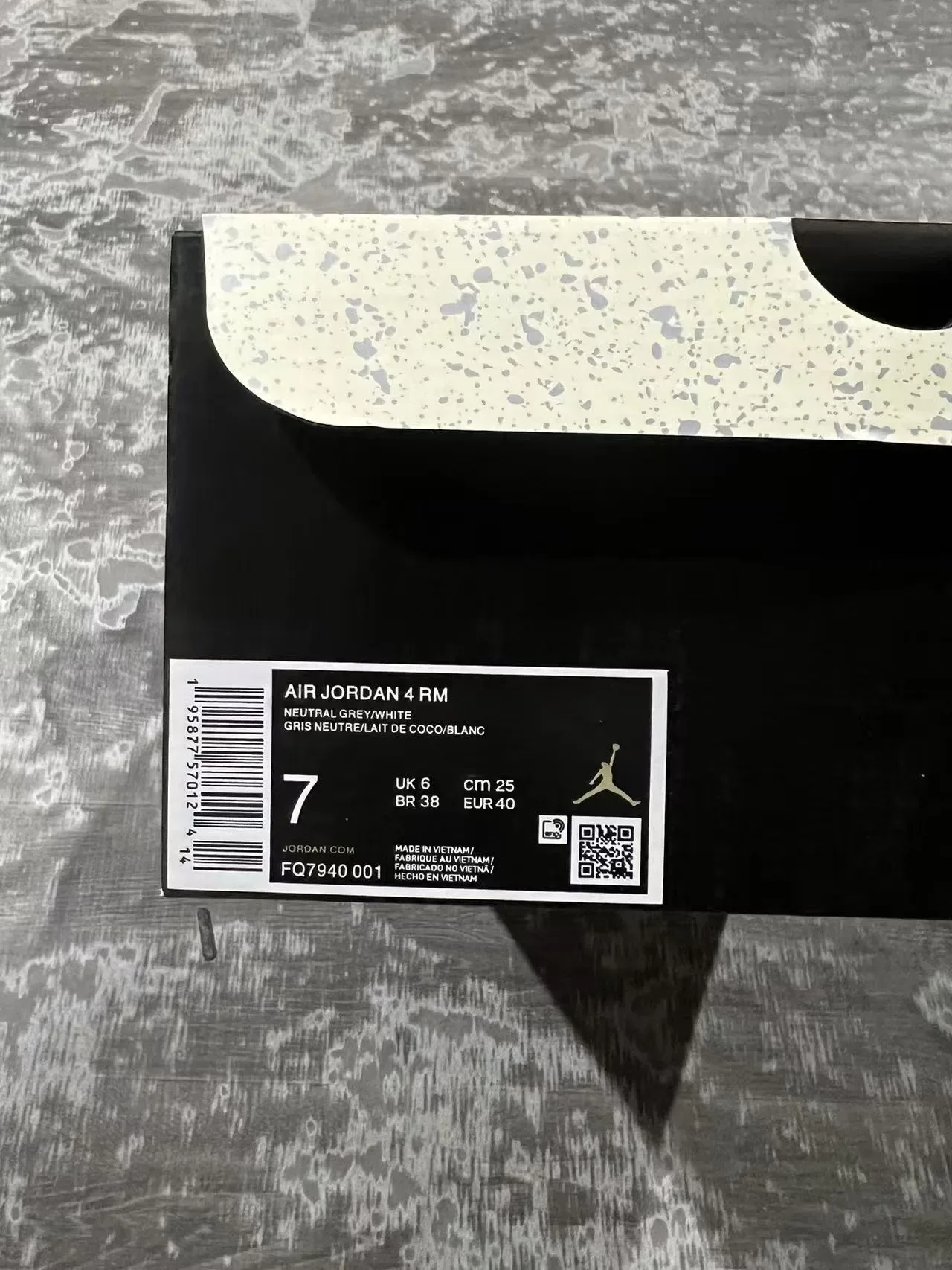 Nike Gray Beige Low-Top Layered Upper Lifestyle Sneakers 10