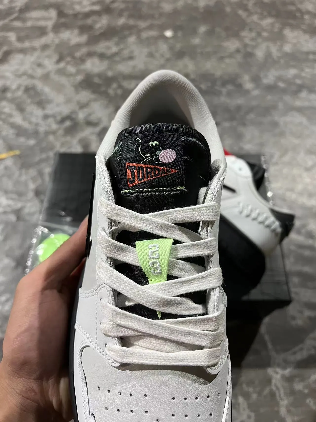 Nike Gray Black Low-Top Perforated Toe Lifestyle Sneakers 4