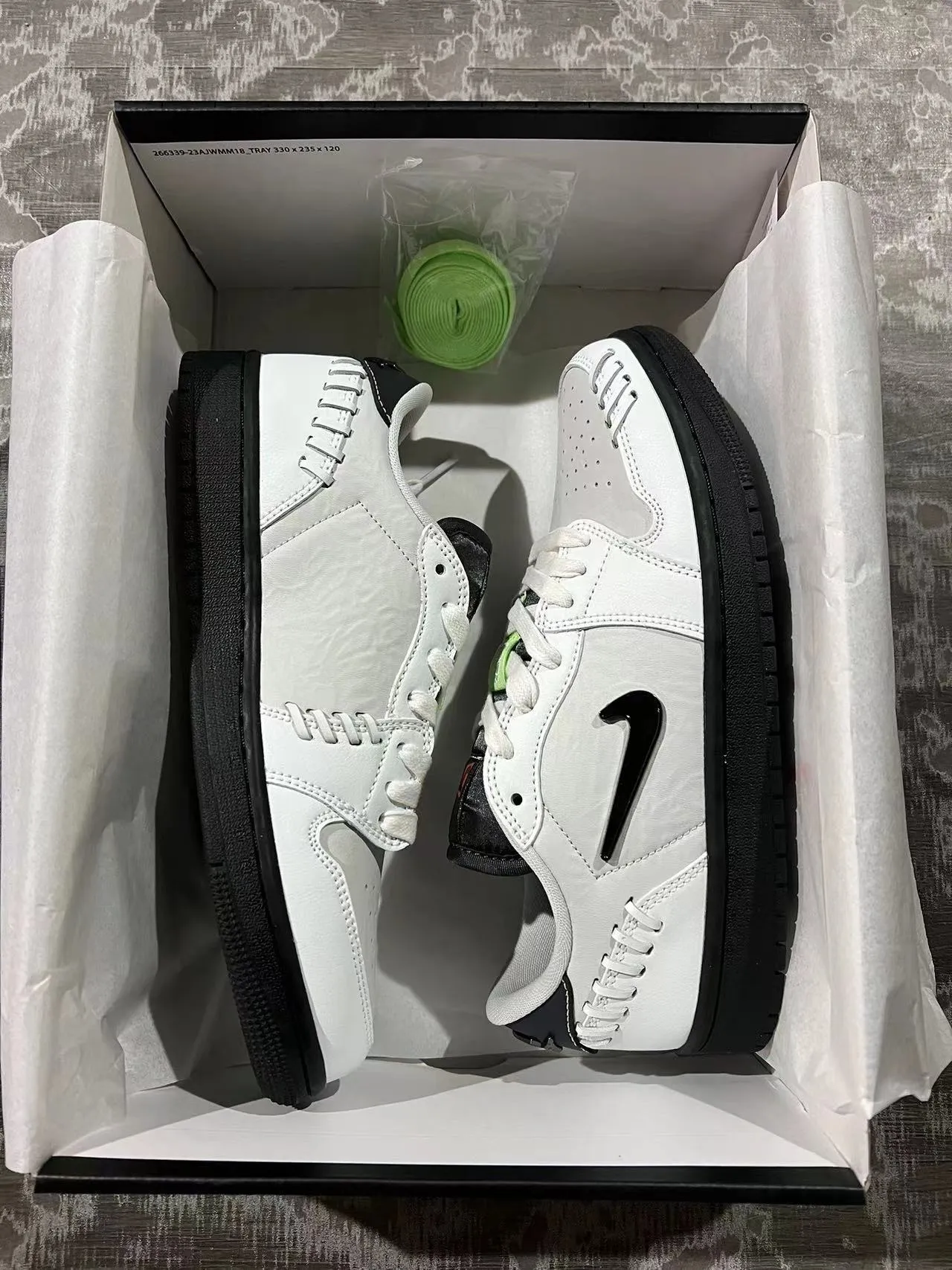 Nike Gray Black Low-Top Perforated Toe Lifestyle Sneakers 9