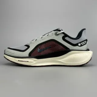 Nike Gris Borgogne Supérieure en mesh ingénierée Asymétrique Superposition Cage Noire Chaussures de course