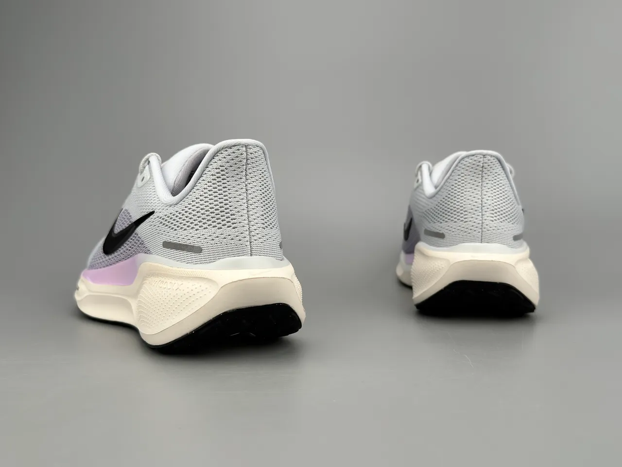 Nike Gray Pink Engineered Mesh Upper Layered React + Air Zoom Midsole Running Shoes 6