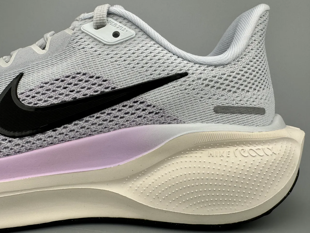 Nike Gray Pink Engineered Mesh Upper Layered React + Air Zoom Midsole Running Shoes 7