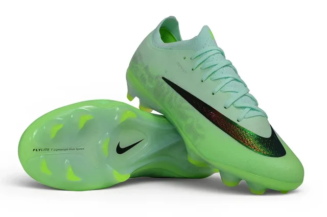 Nike Green Transparent Low-Cut Knit Upper Iridescent Swoosh Stripe Firm-Ground Soccer Shoes 2
