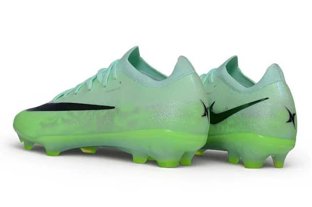Nike Green Transparent Low-Cut Knit Upper Iridescent Swoosh Stripe Firm-Ground Soccer Shoes 4