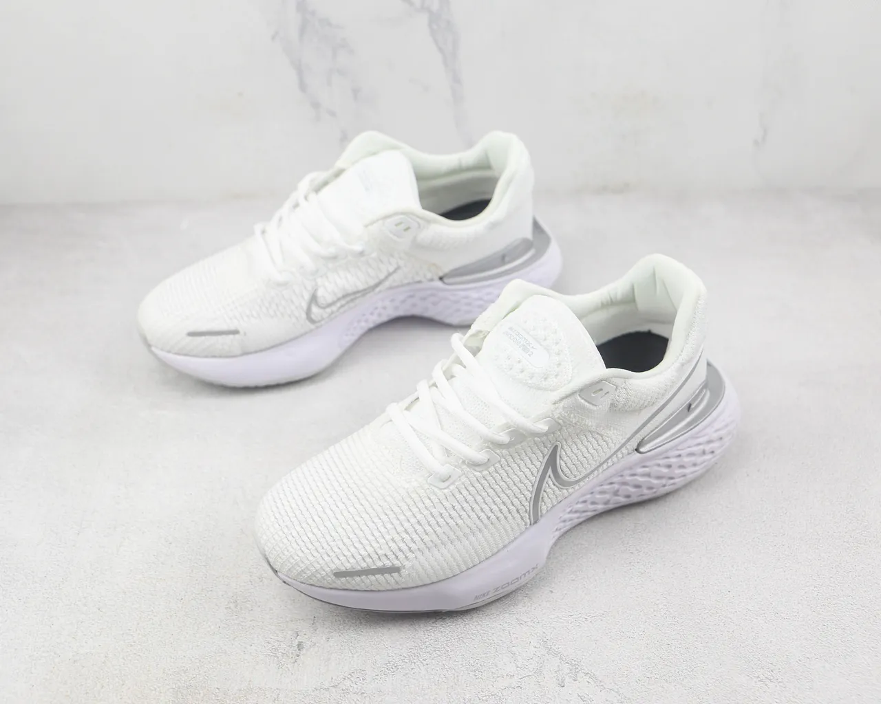 Nike Invincible Run White and Silver Running Shoes 4