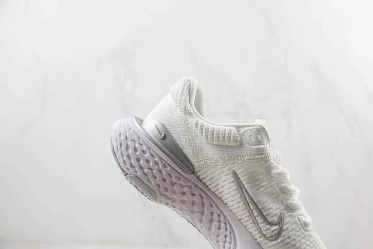 Nike Invincible Run White and Silver Running Shoes 5