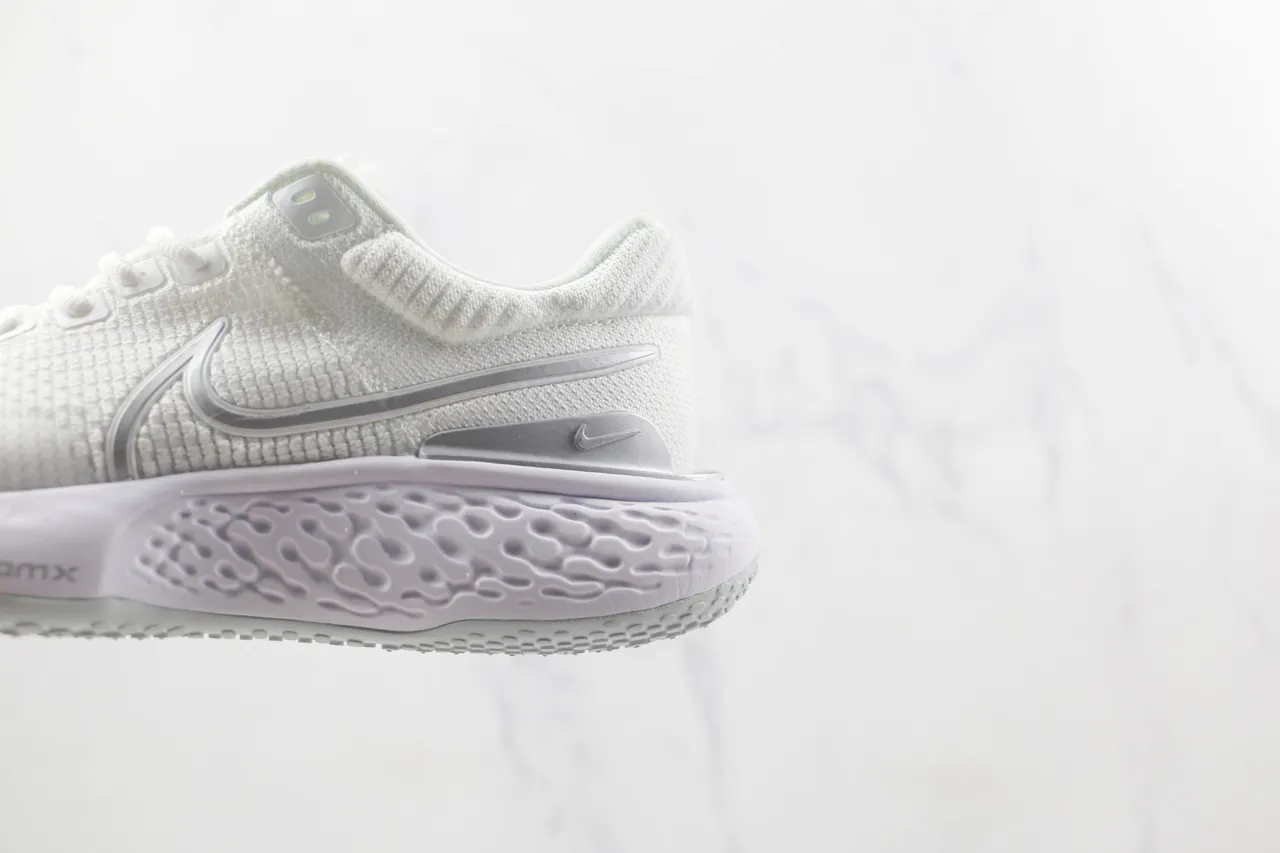 Nike Invincible Run White and Silver Running Shoes 7