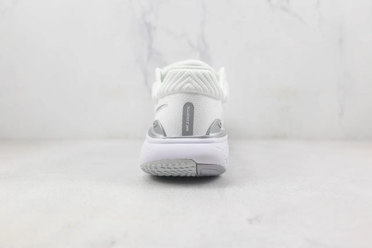 Nike Invincible Run White and Silver Running Shoes 9