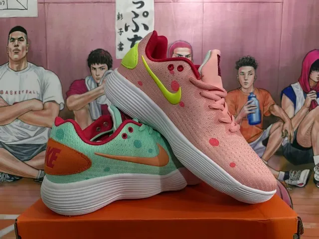 Nike Knit Mesh Polka-Dot Lifestyle Sneakers 2