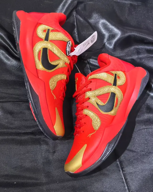Nike Kobe Basketball Shoe Red Gold Black Basketball Shoes 3