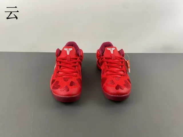 Nike Kobe Tênis de Basquete Vermelho Branco Superior Tricô Motivo Coração Impressão 12