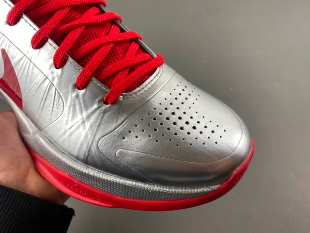 Nike Kobe Silver Red Metallic Synthetic Upper Accent Overlays Basketball Shoes 2