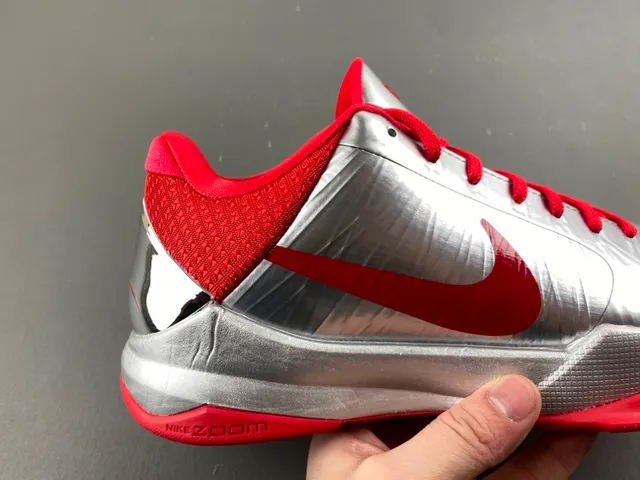 Nike Kobe Silver Red Metallic Synthetic Upper Accent Overlays Basketball Shoes 3