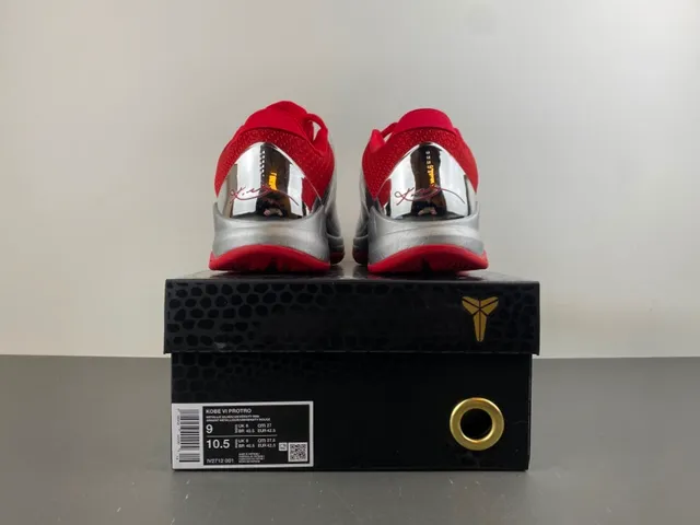 Nike Kobe Silver Red Metallic Synthetic Upper Accent Overlays Basketball Shoes 18