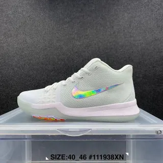 Nike Kyrie सफेद बहुरंगी इरिडेसेंट होलोग्राफिक बास्केटबॉल जूते