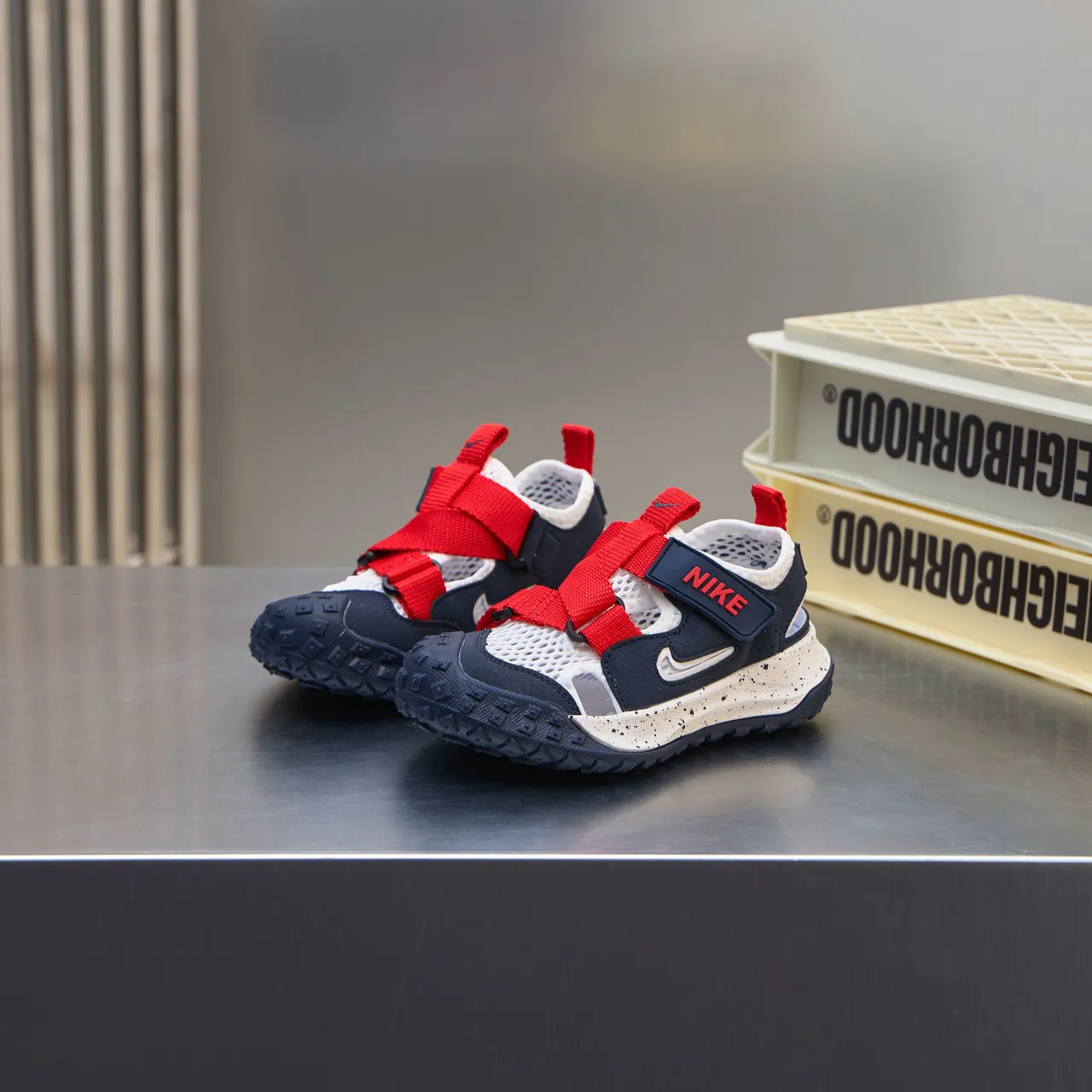 Nike Navy Red Multi-Strap Mesh Upper Casual Sandals 7