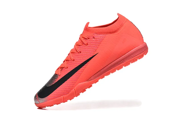 Nike Zapatillas de fútbol turf con upper de knit sintético y overlay Chevron en naranja y negro 4