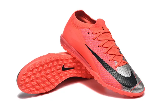 Nike Zapatillas de fútbol turf con upper de knit sintético y overlay Chevron en naranja y negro 7