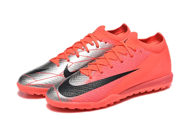 Nike Zapatillas de fútbol turf con upper de knit sintético y overlay Chevron en naranja y negro 8