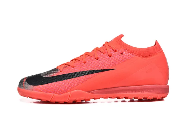 Nike Zapatillas de fútbol turf con upper de knit sintético y overlay Chevron en naranja y negro 10