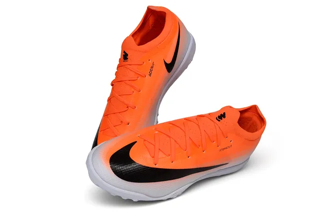 Nike Zapatillas de fútbol turf naranja negro low-cut sock-fit upper gradient knit 2