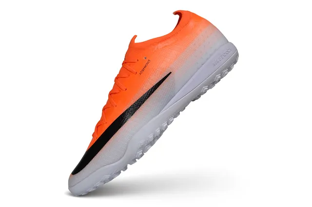 Nike Zapatillas de fútbol turf naranja negro low-cut sock-fit upper gradient knit 4