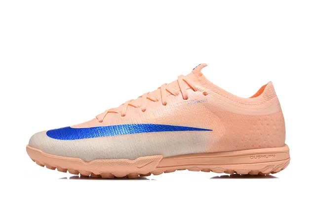 Nike Zapatillas de fútbol turf con upper de knit naranja y azul silueta low-cut 10