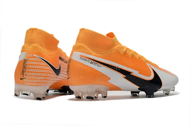 Nike Sapatos de futebol com upper knit laranja branco, cadarços assimétricos, para solo firme 7