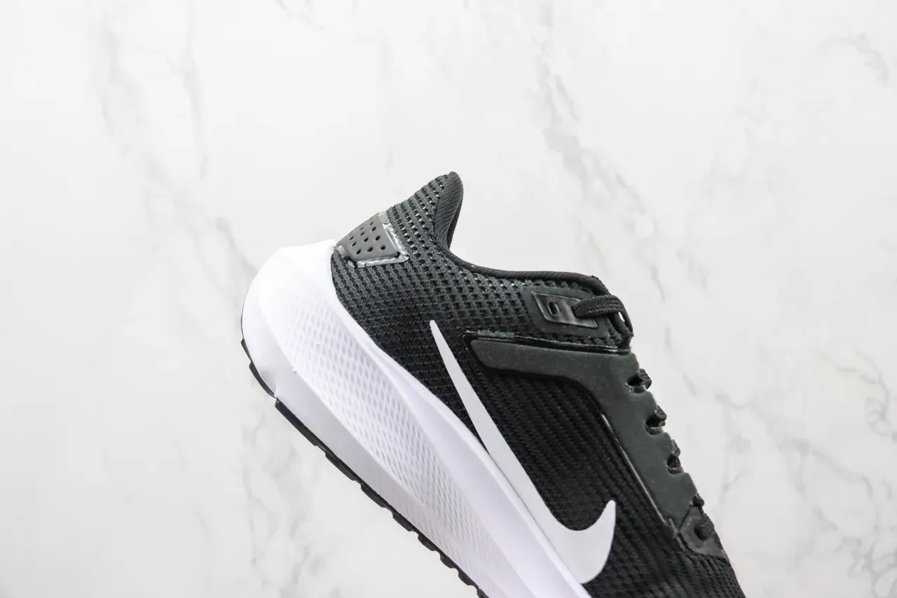 Nike Pegasus 40 Zapatillas de correr Negro y Blanco 5
