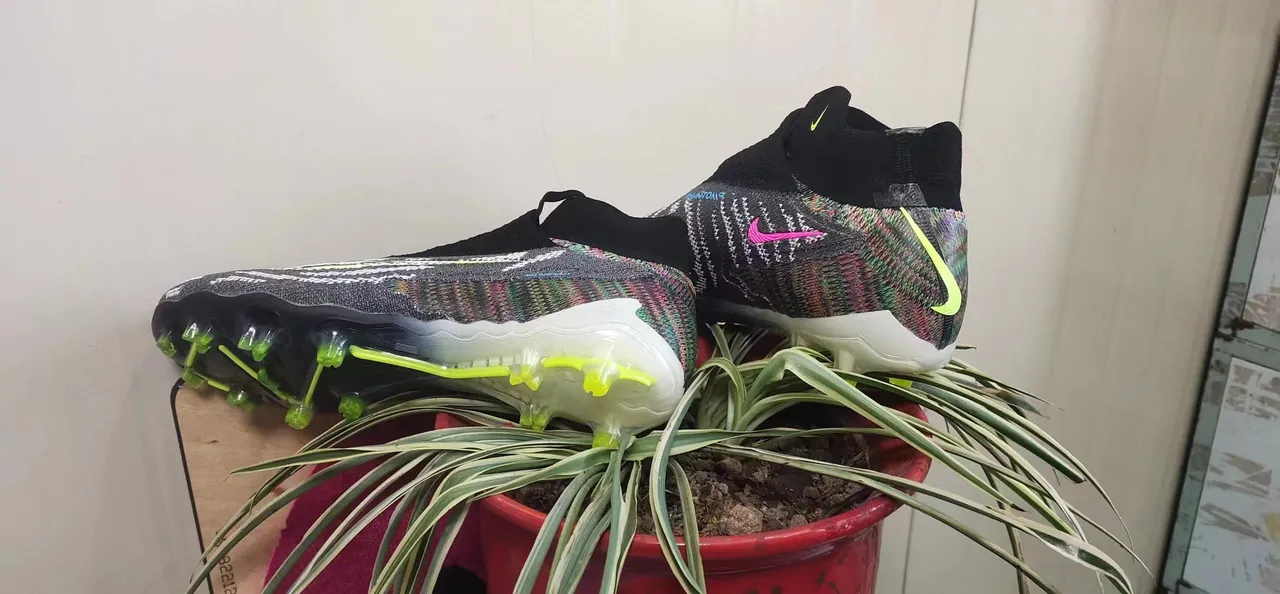 Nike Phantom GT Firm-Ground Soccer Shoes 12