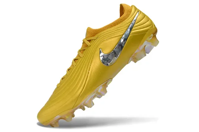 Nike Phantom GT Or Argent Métallique Synthétique Supérieur Réfléchissant Swoosh Chaussures de football Firm-Ground 3