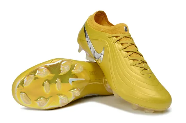 Nike Phantom GT Or Argent Métallique Synthétique Supérieur Réfléchissant Swoosh Chaussures de football Firm-Ground 4
