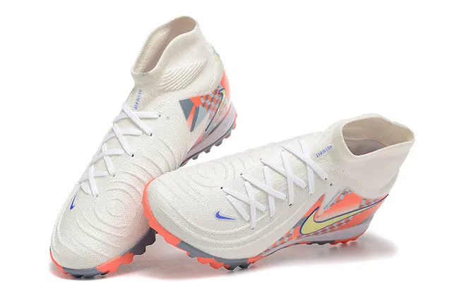 Nike Phantom GT Blanc Multicolore Col de Chaussette Imprimé Géométrique Chaussures de Football en Herbe 3