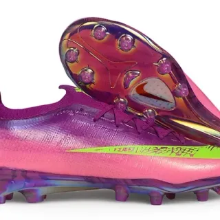 Nike حذاء كرة القدم مع تدرج قزحي الألوان الوردي والأرجواني وسووش نيون ليمون للأرضية الصلبة