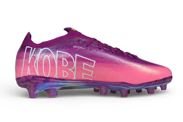 Nike حذاء كرة القدم مع تدرج قزحي الألوان الوردي والأرجواني وسووش نيون ليمون للأرضية الصلبة 7