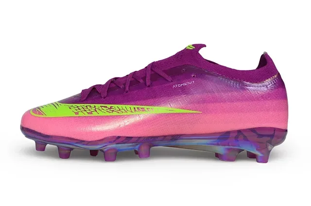 Nike حذاء كرة القدم مع تدرج قزحي الألوان الوردي والأرجواني وسووش نيون ليمون للأرضية الصلبة 8